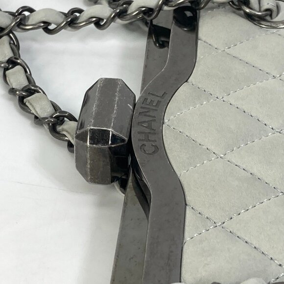 CHANEL Gray Leather Shoulder Bag - Picture 5 of 14